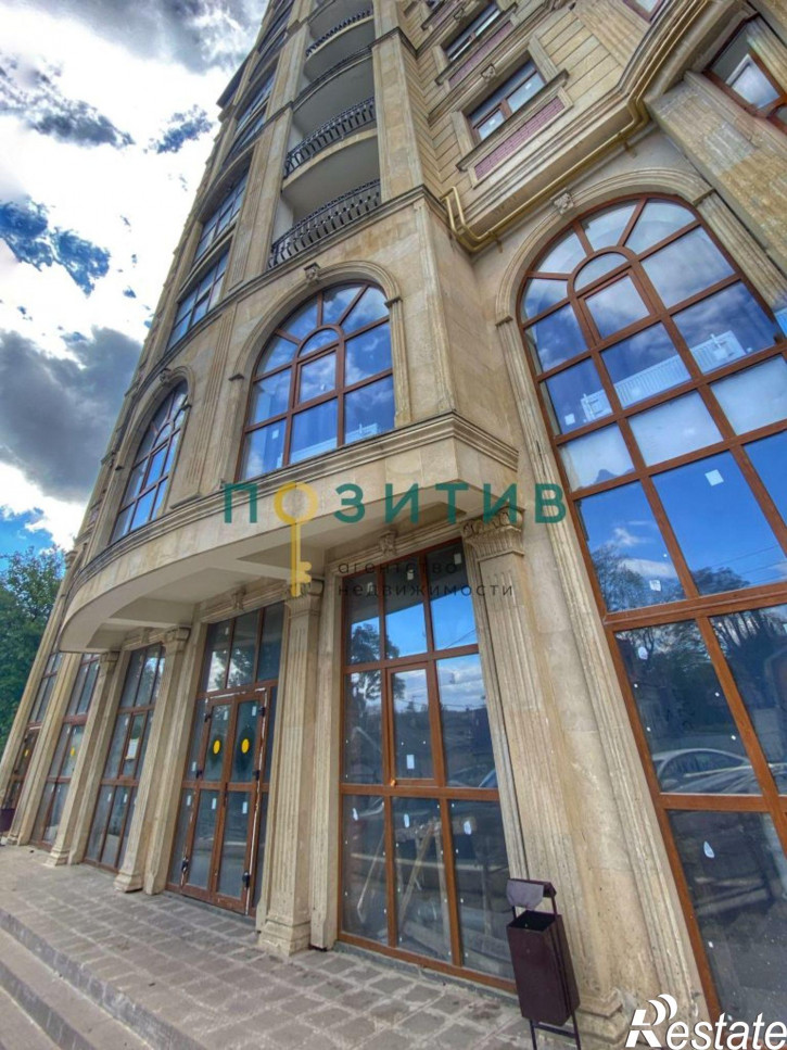2-комн квартира Крайнего ул, 49