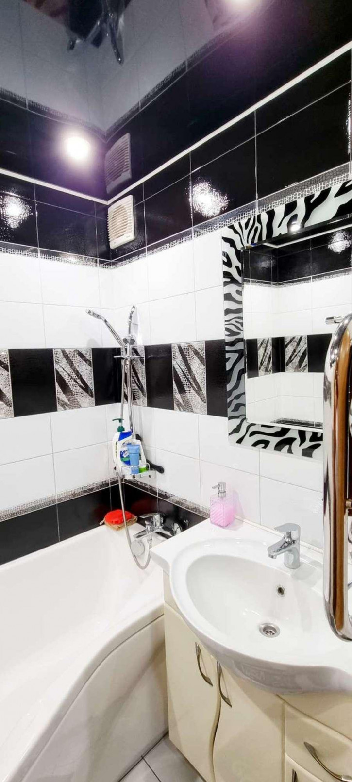 2-комн квартира Есенина улица, 24