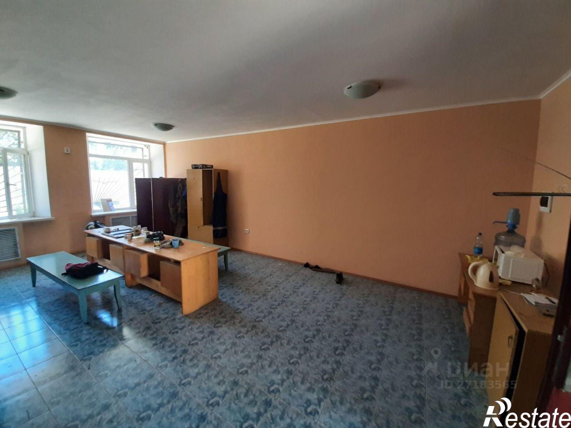 Купить складское помещение за 25 000 900 рублей на Августовская улица, 1
