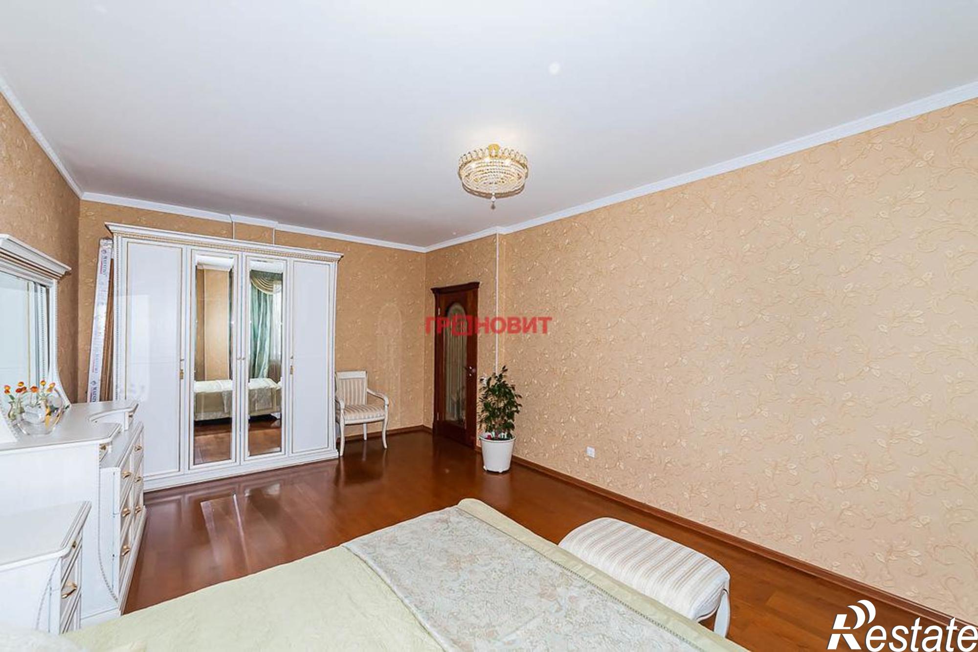 Купить квартиру за 23 000 000 рублей на Галущака, 11