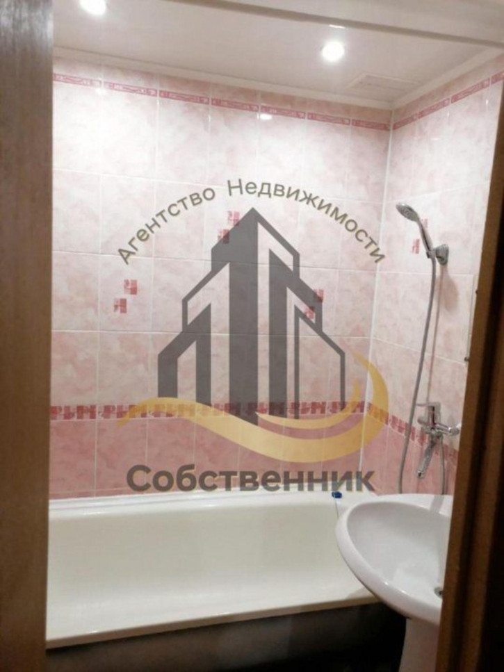 2-комн квартира Зеленый Лог мкр, 1а