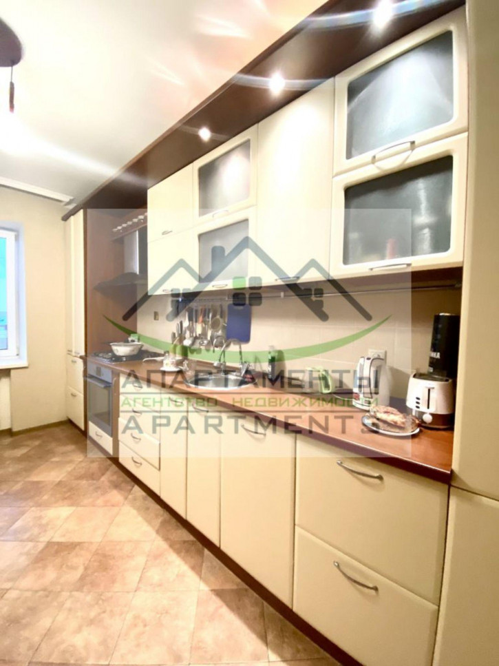 2-комн квартира Нежнова ул, 67к2