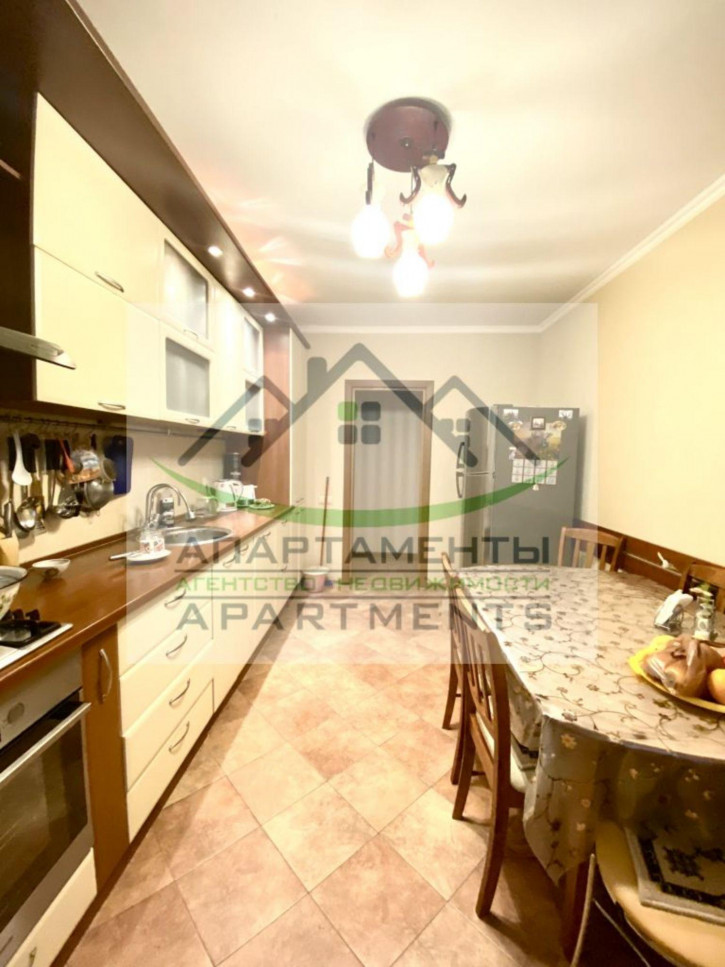 2-комн квартира Нежнова ул, 67к2