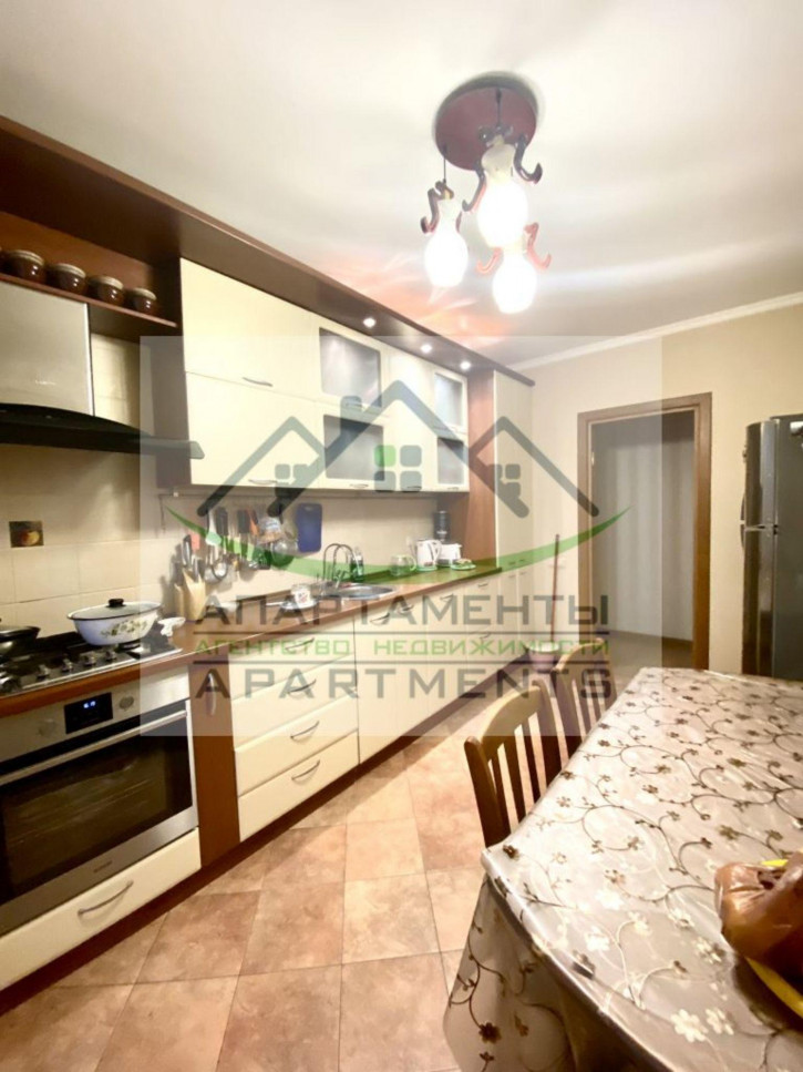 2-комн квартира Нежнова ул, 67к2