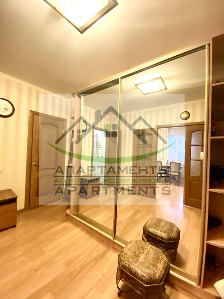 2-комн квартира Нежнова ул, 67к2