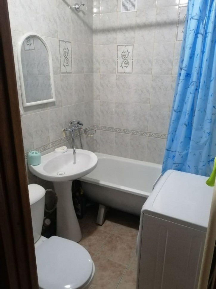 2-комн квартира Строителей пр-кт, 42А