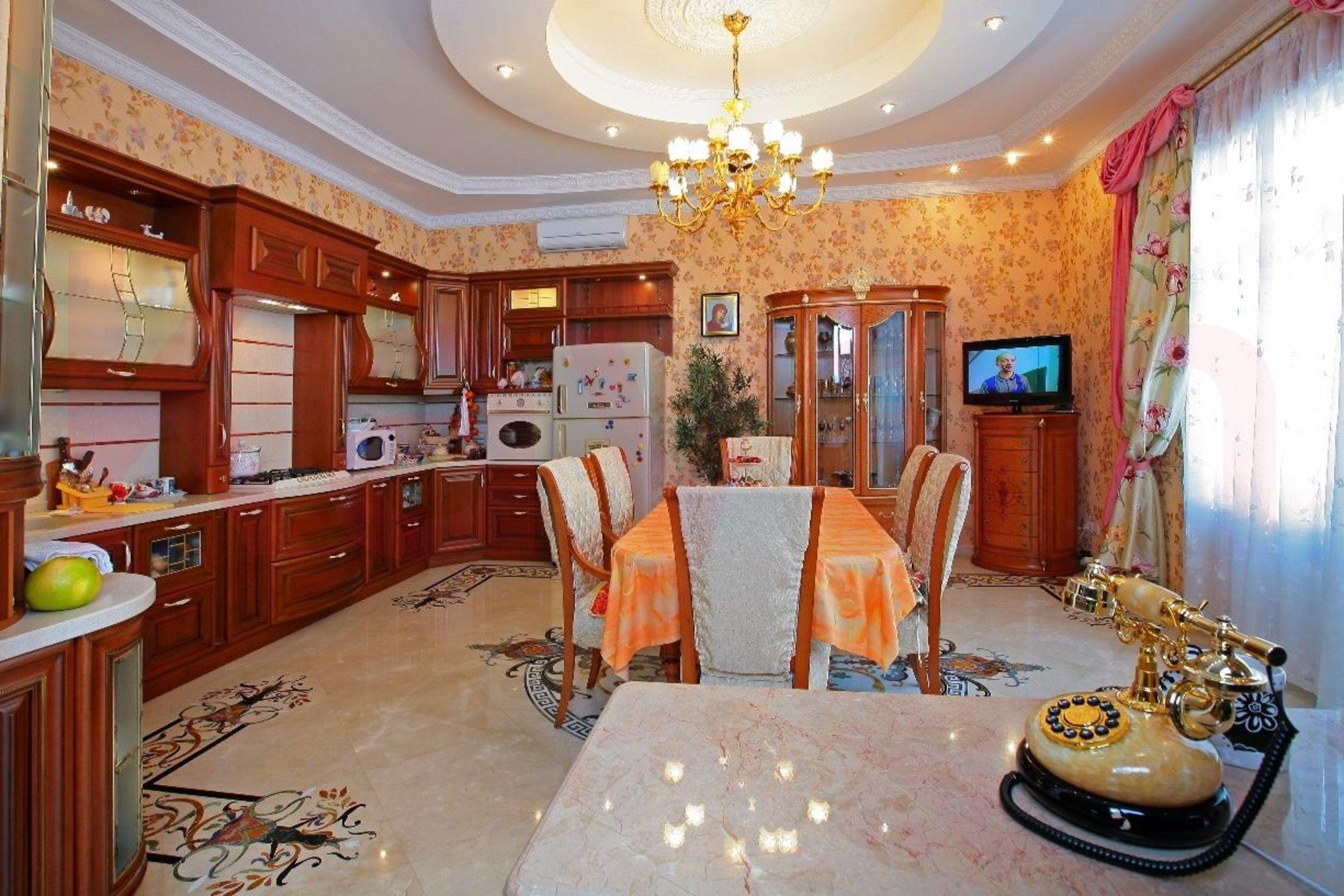 Купить дачу, дом, коттедж за 79 000 000 рублей на Нахимова ул.