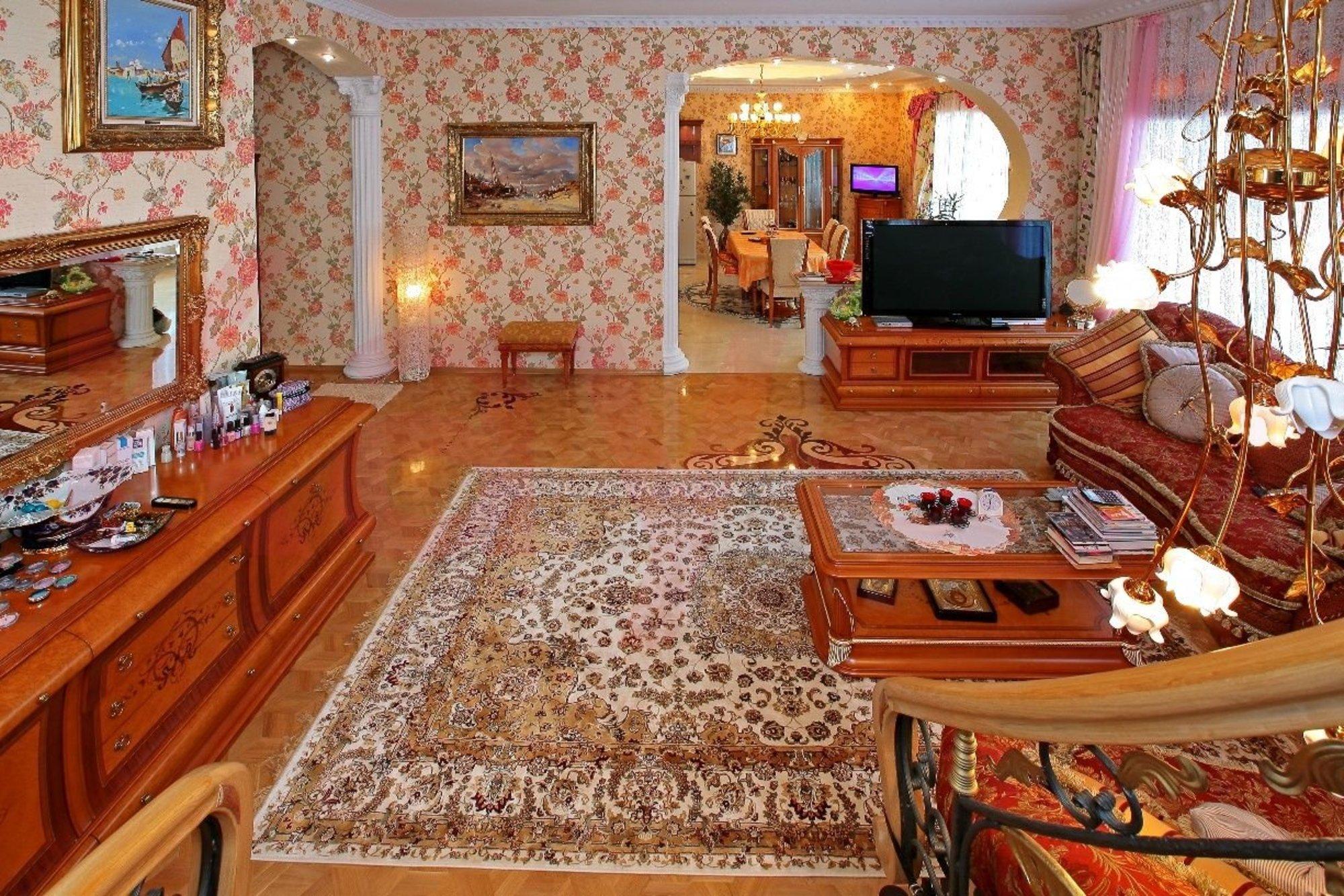 Купить дачу, дом, коттедж за 79 000 000 рублей на Нахимова ул.