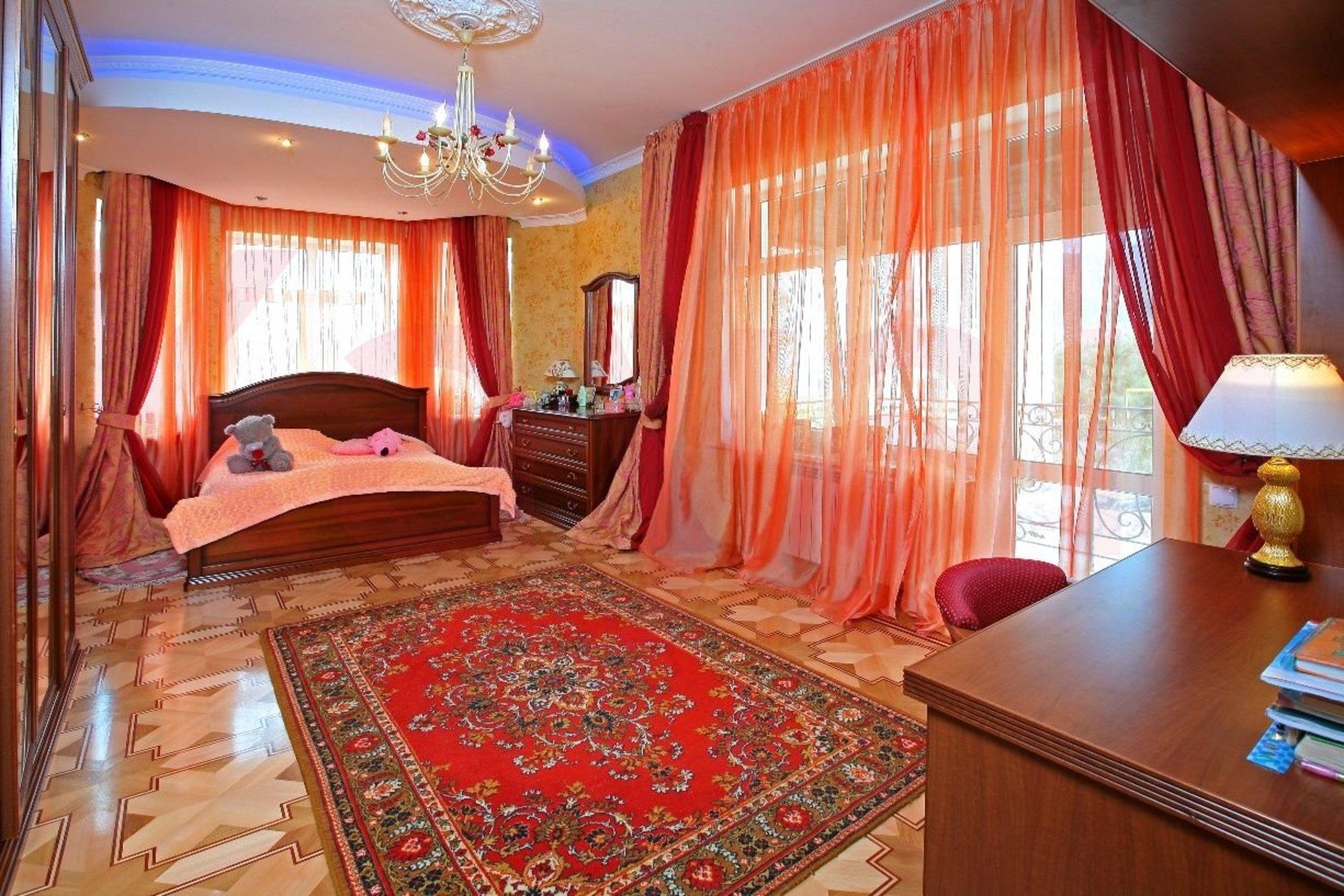Купить дачу, дом, коттедж за 79 000 000 рублей на Нахимова ул.