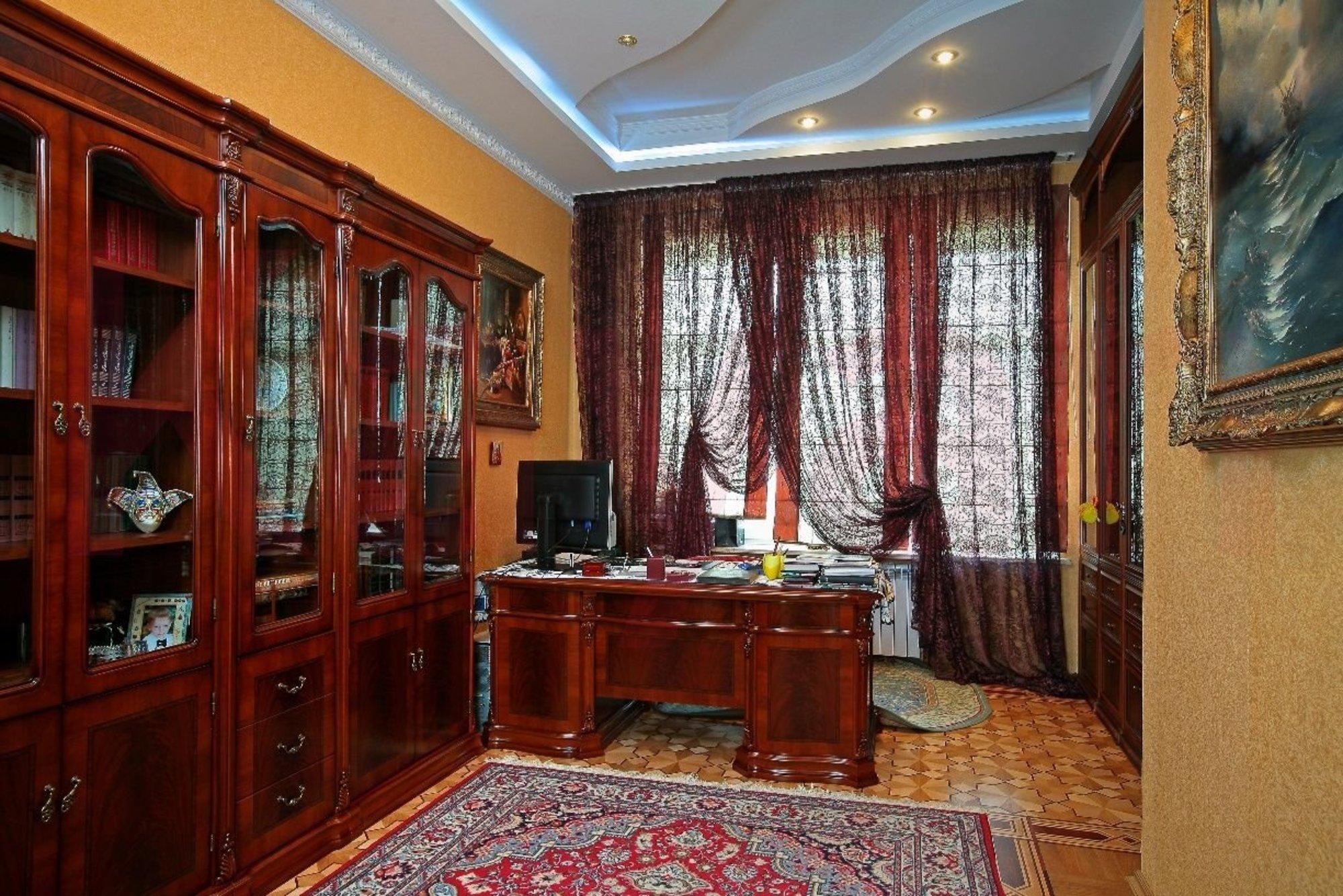 Купить дачу, дом, коттедж за 79 000 000 рублей на Нахимова ул.
