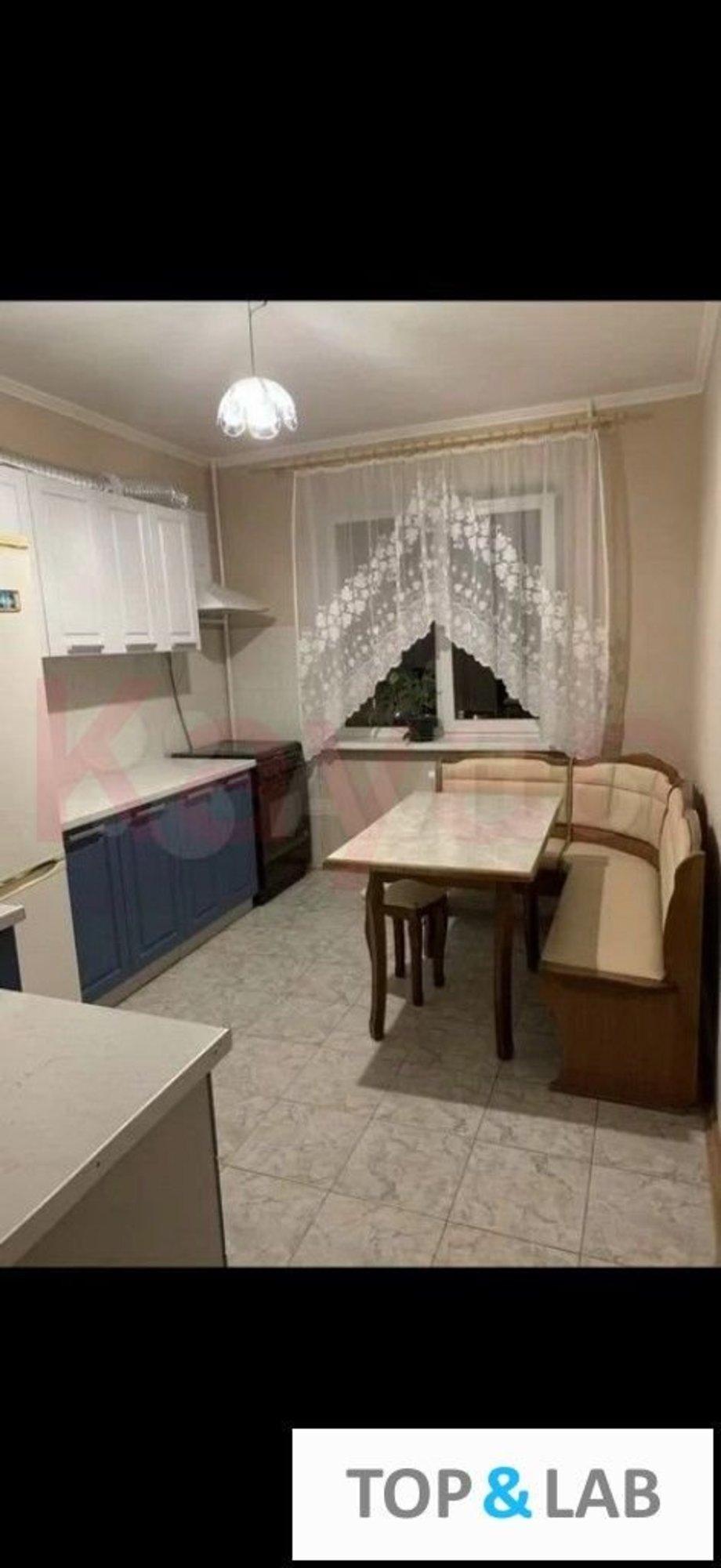 Купить квартиру за 10 000 000 рублей на Леселидзе ул.