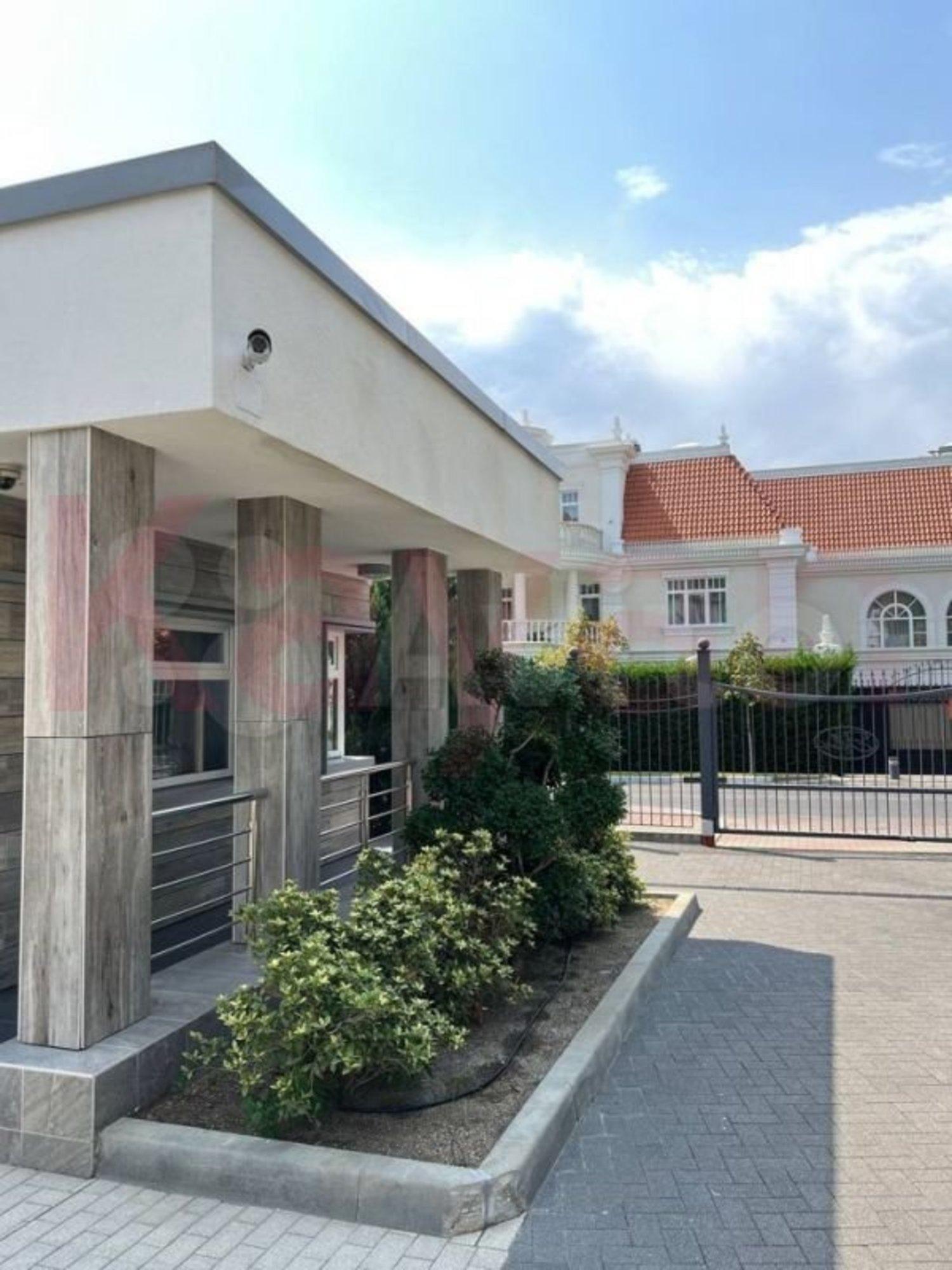 Купить квартиру за 55 000 000 рублей на Луначарского ул.