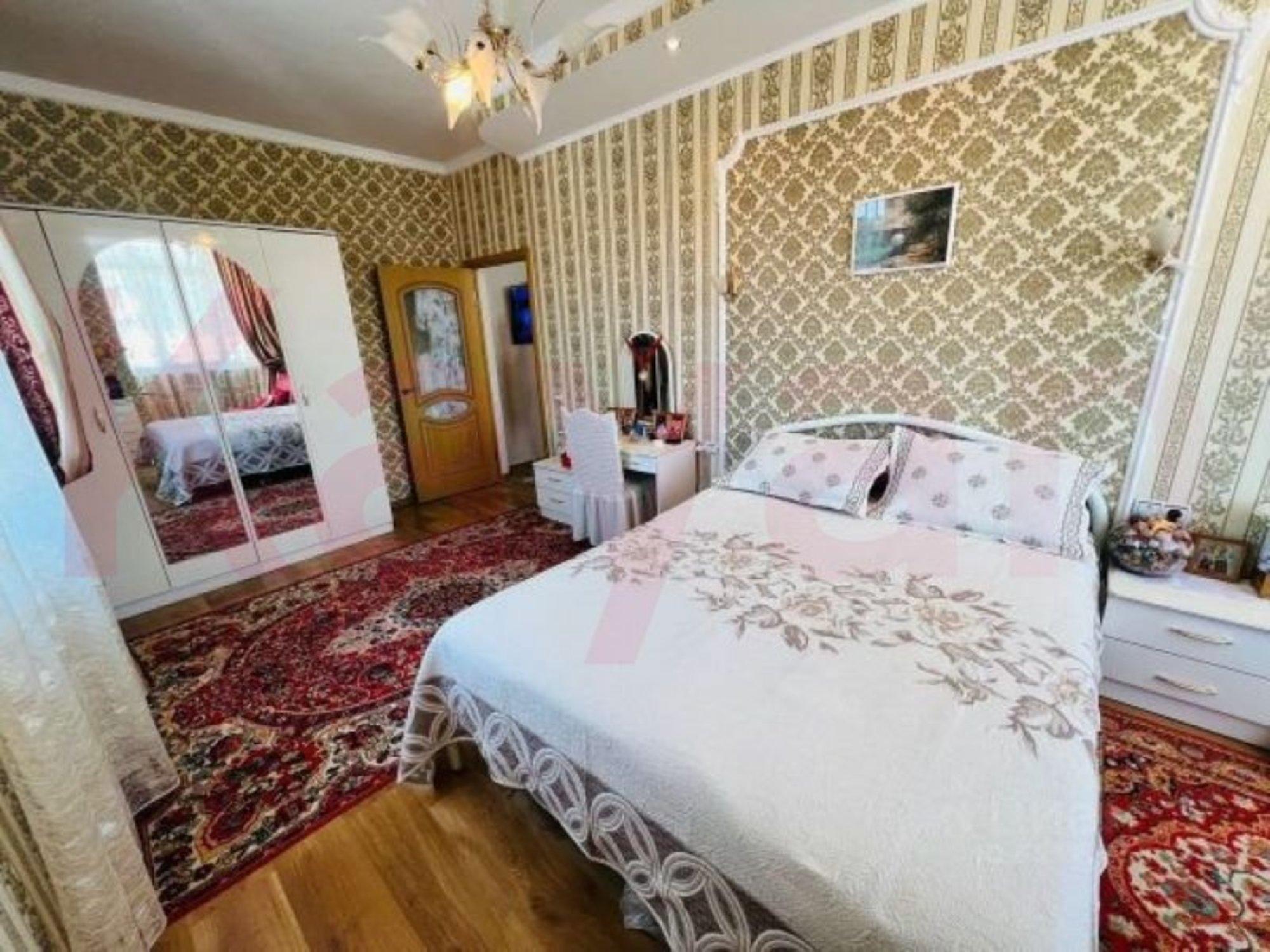 Купить квартиру за 18 000 000 рублей на Майская ул.