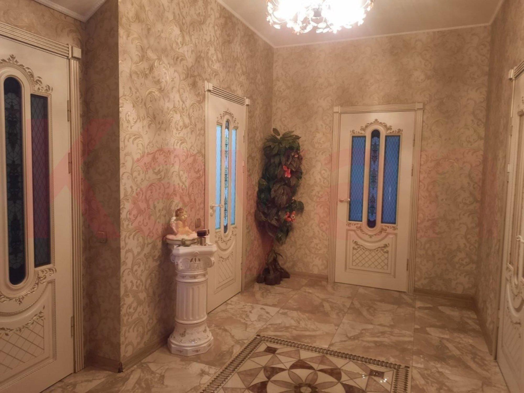 Купить дачу, дом, коттедж за 18 000 000 рублей на Учительская ул.