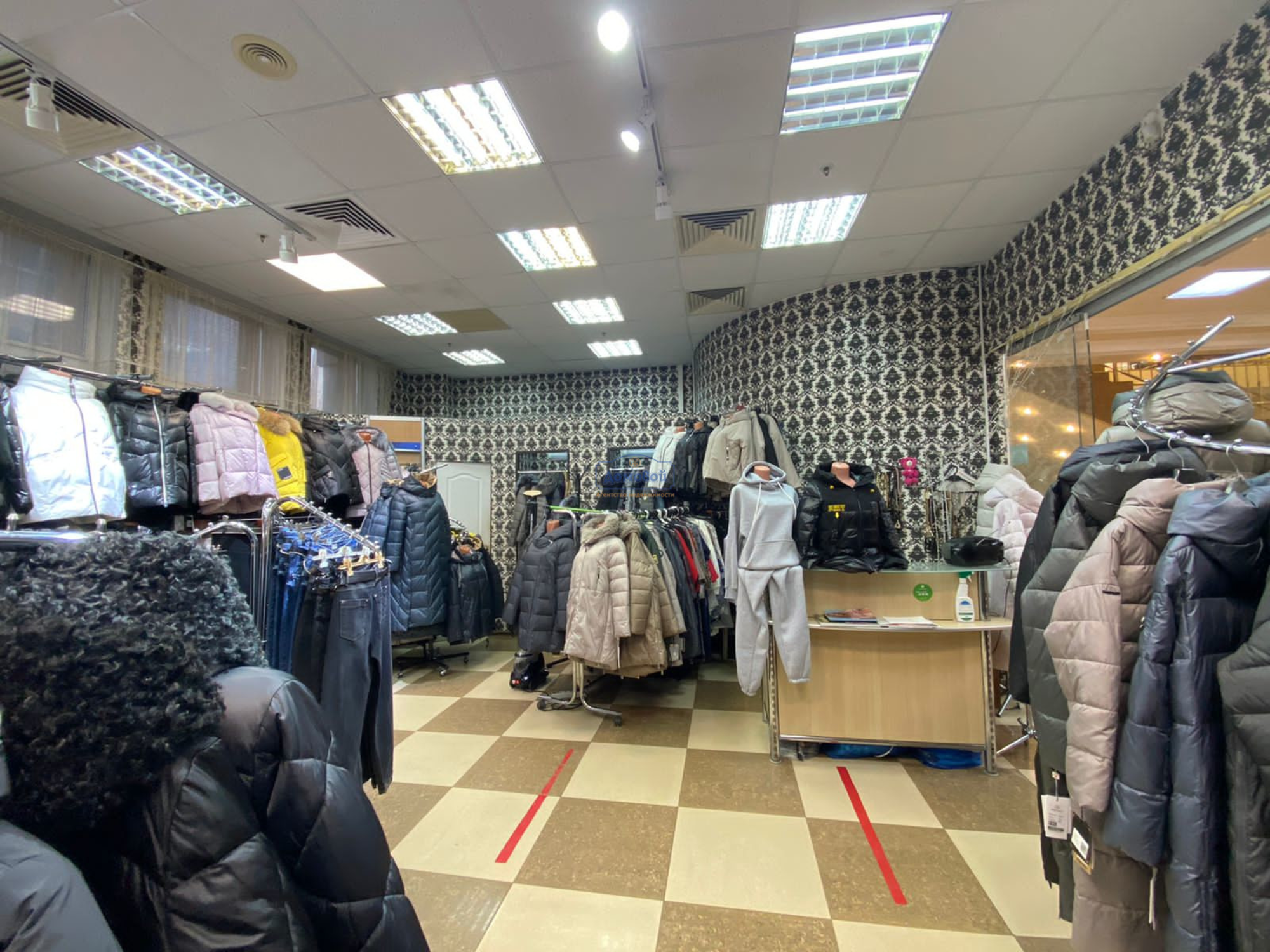 Сдать торговое помещение за 1 500 рублей на ул. Кирова