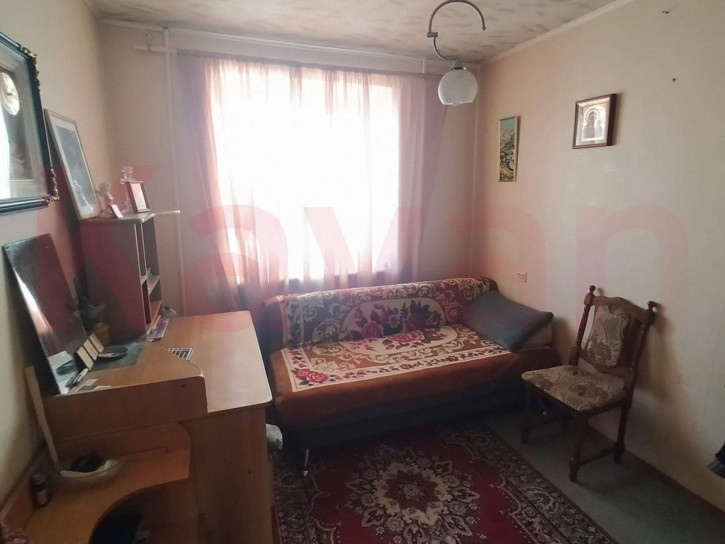 4-комн квартира Леселидзе ул.