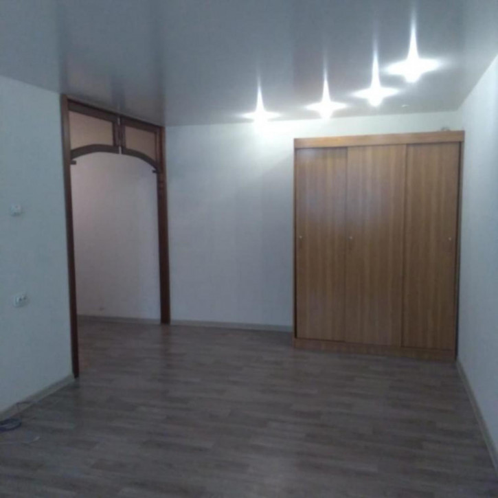 2-комн квартира Белградская, 12