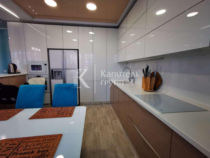 3-комн квартира ул Николая Ростовцева, 23