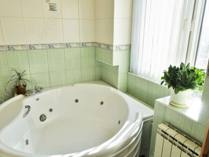 2-комн квартира луначарского, 57