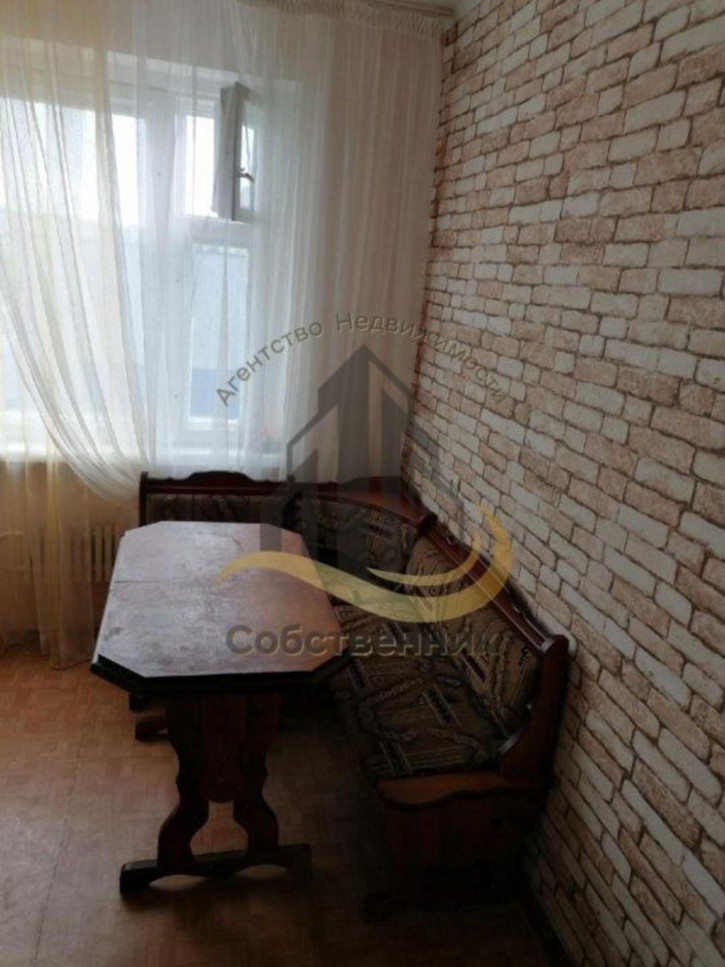 2-комн квартира Зеленый Лог мкр, 1а