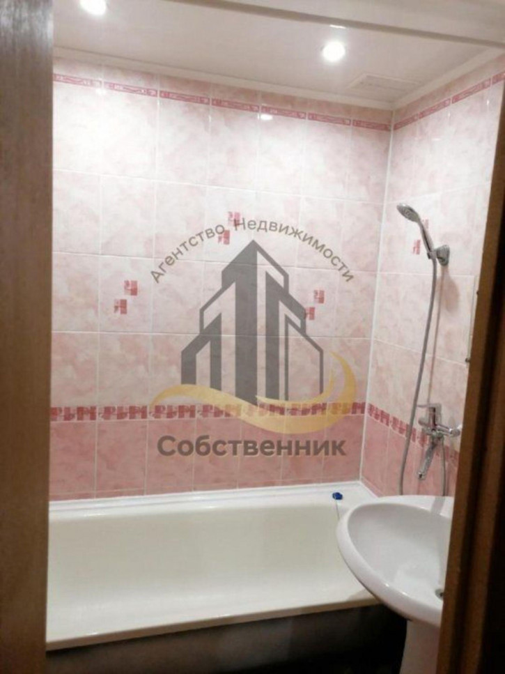 2-комн квартира Зеленый Лог мкр, 1а