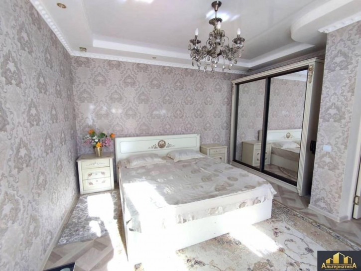 2-комн квартира Катыхина ул.