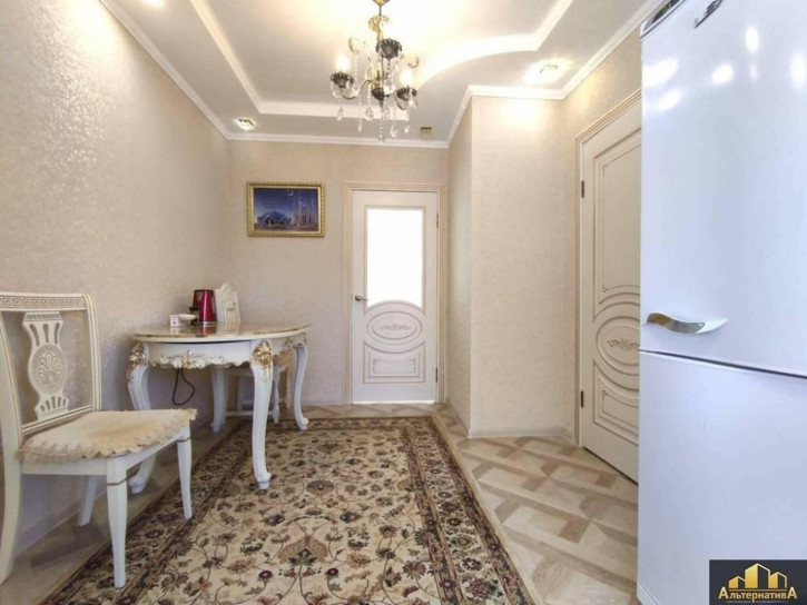 2-комн квартира Катыхина ул.