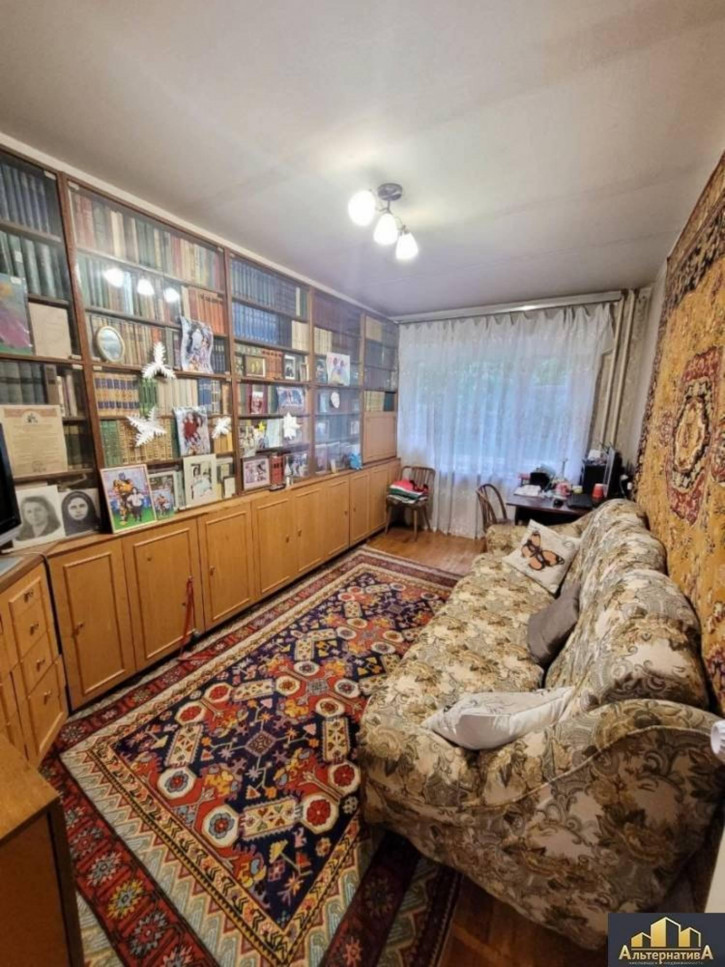 3-комн квартира Героев Медиков ул.