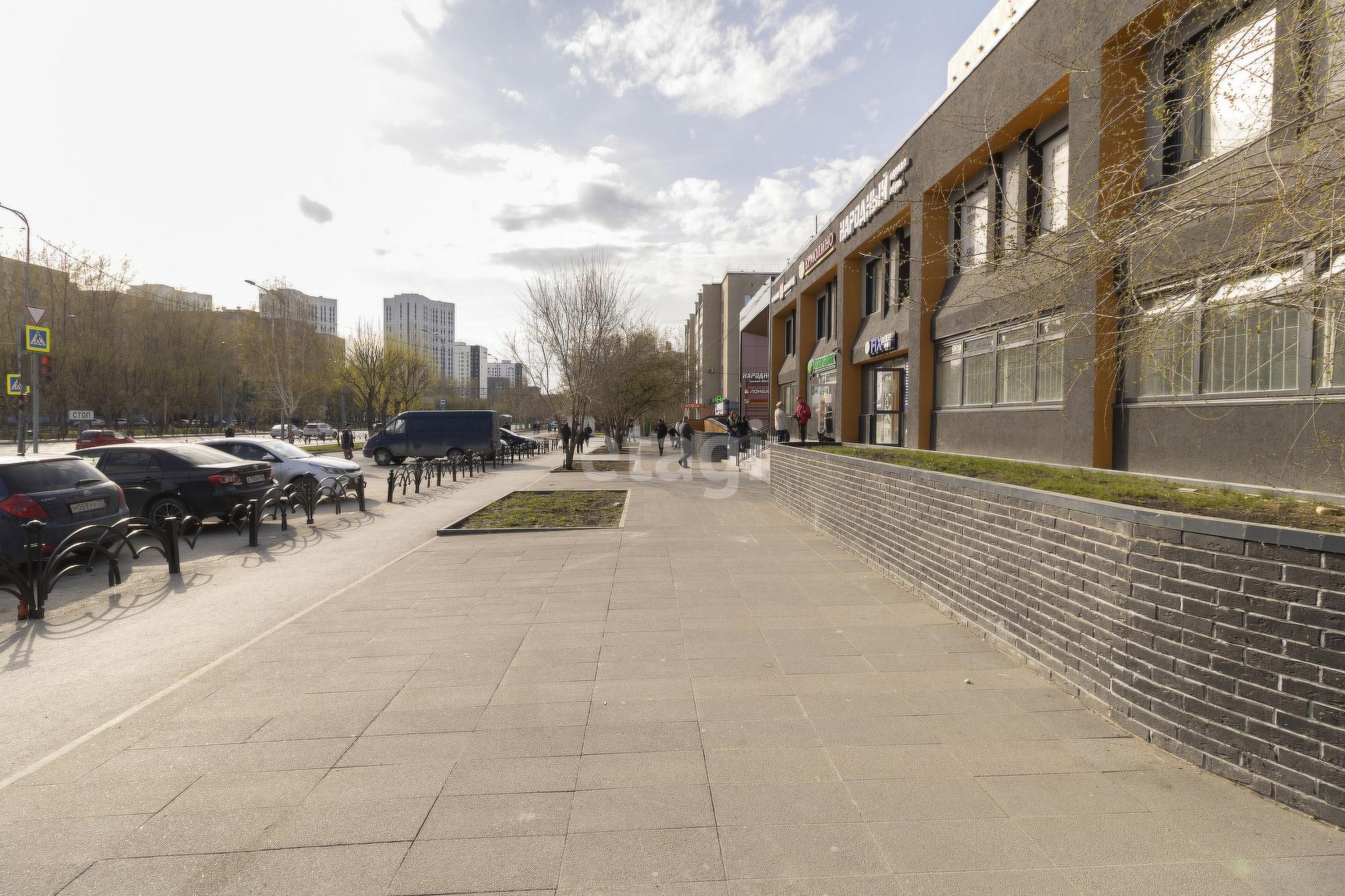 Купить торговое помещение за 5 707 000 рублей на Республики 215а