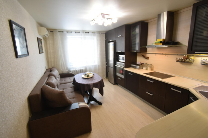 2-комн квартира Менделеева ул, 150/4