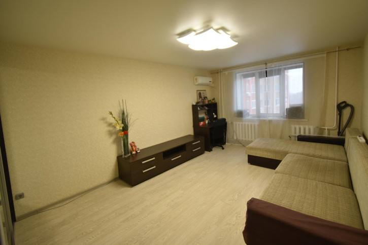 2-комн квартира Менделеева ул, 150/4