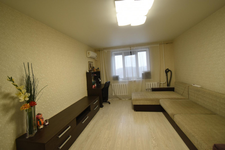 2-комн квартира Менделеева ул, 150/4