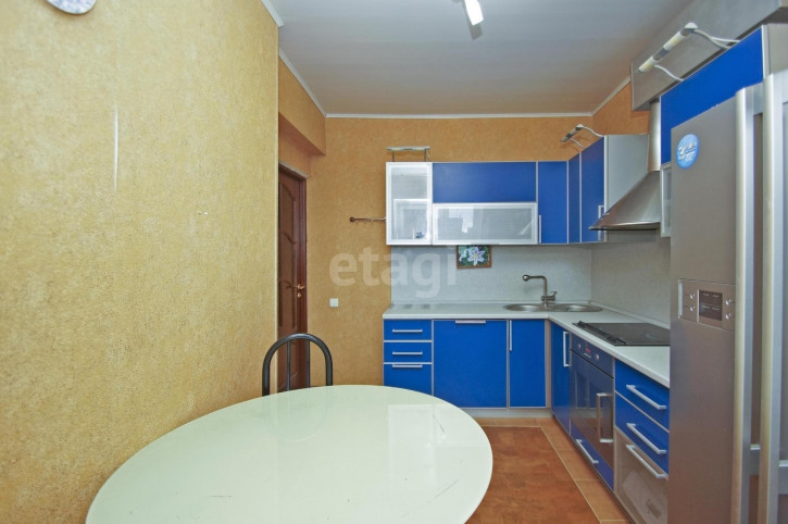 3-комн квартира Герцена, 270