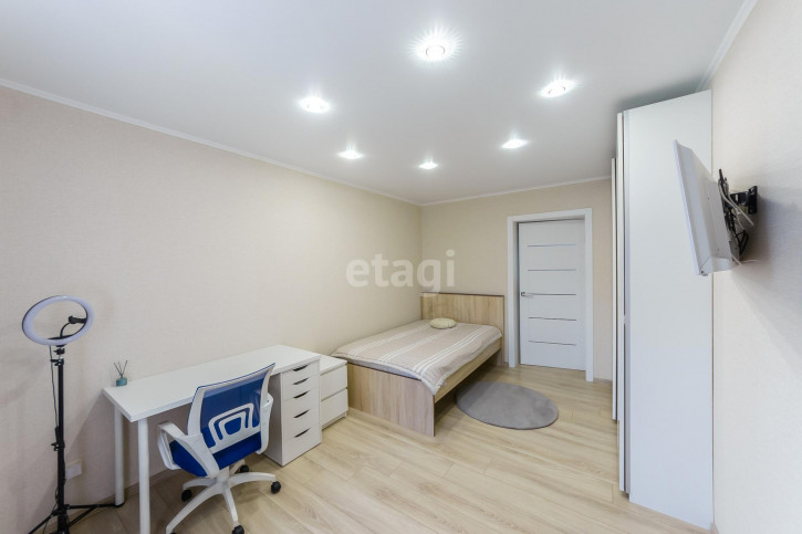 4-комн квартира Бориса Щербины бульвар, 20