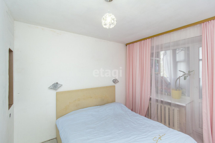 3-комн квартира Мельникайте, 50