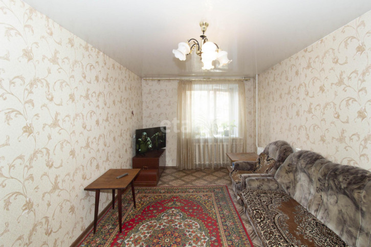3-комн квартира Сургутская, 4