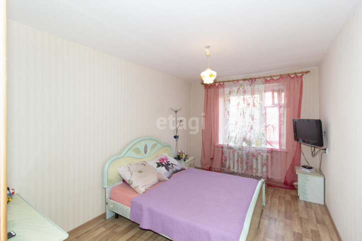 3-комн квартира Сургутская, 4