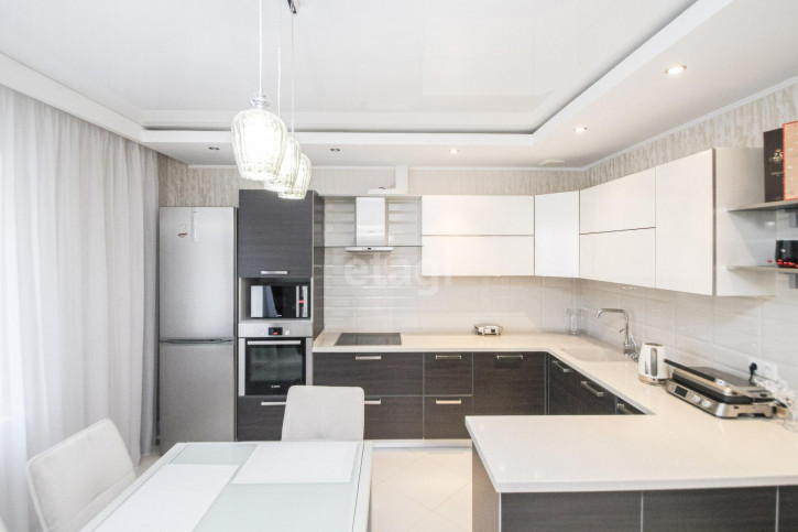 3-комн квартира Дружбы, 75