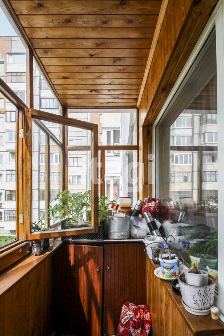 4-комн квартира Народная, 4/1