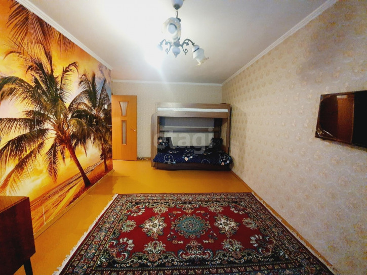 2-комн квартира Республики, 189