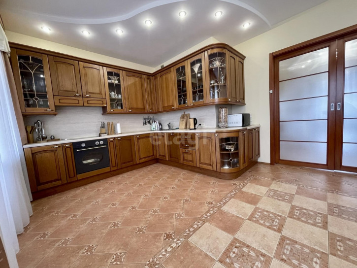 3-комн квартира Свердлова, 1