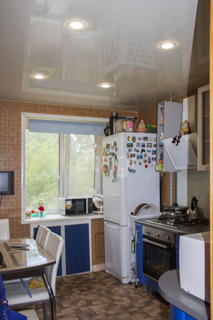 3-комн квартира Щорса, 58