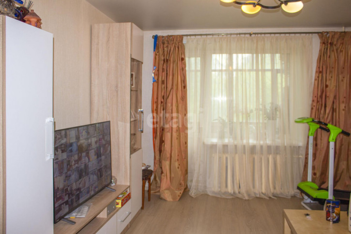 3-комн квартира Щорса, 58