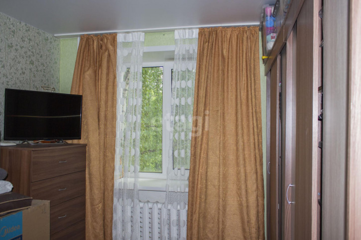 3-комн квартира Щорса, 58