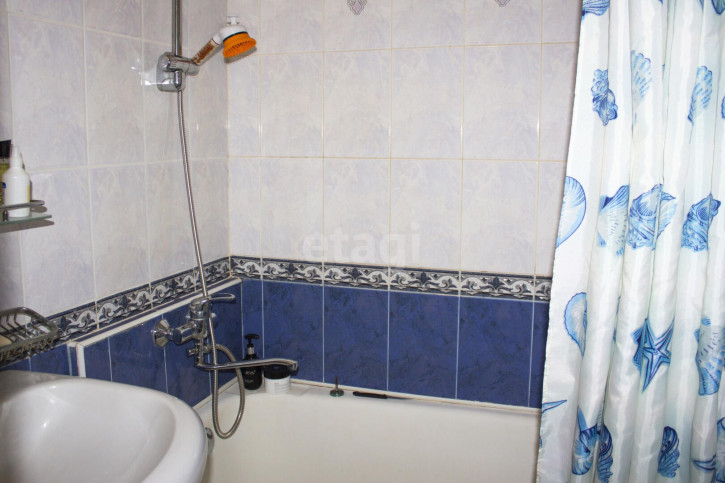 3-комн квартира Щорса, 58