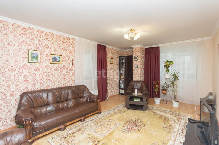 2-комн квартира Самарцева, 8