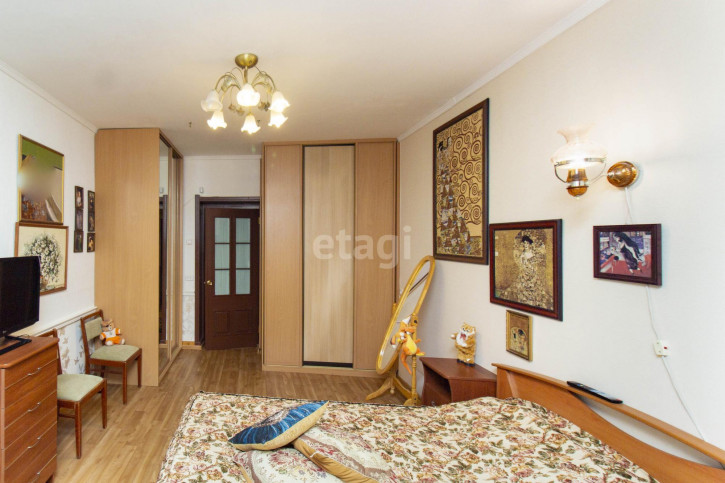 3-комн квартира Мурманская, 65
