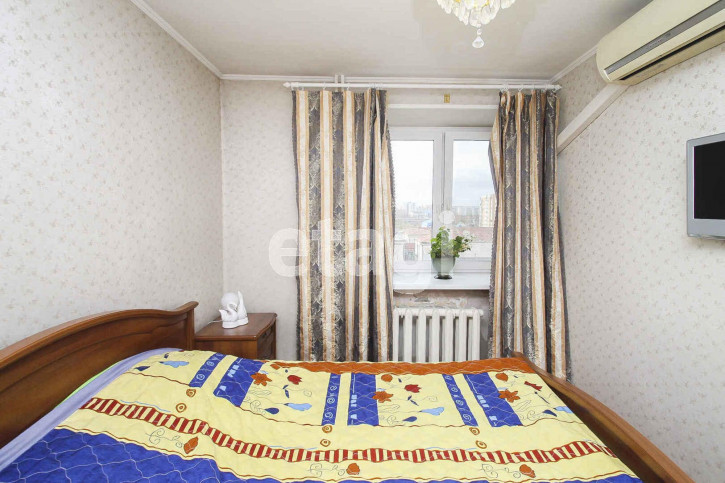 4-комн квартира Ялуторовская, 27