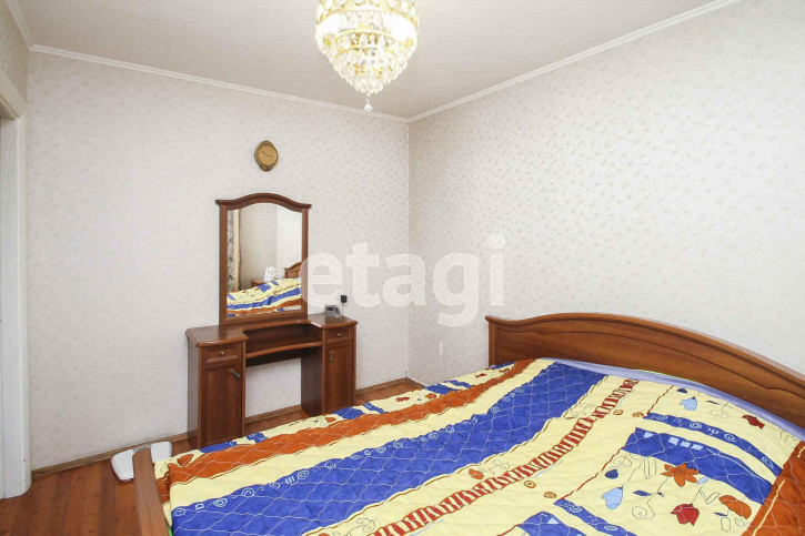 4-комн квартира Ялуторовская, 27