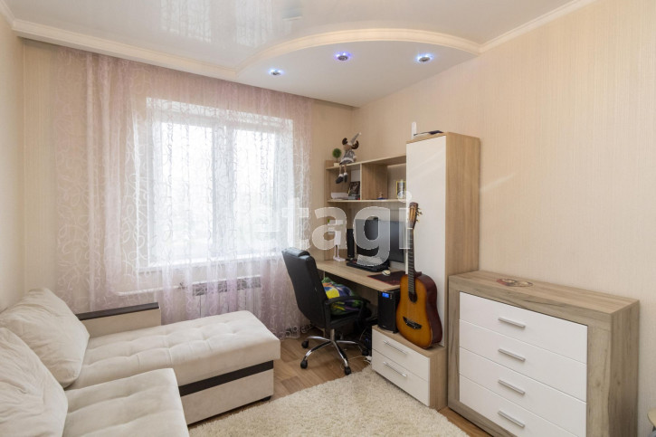 3-комн квартира Мебельщиков, 14